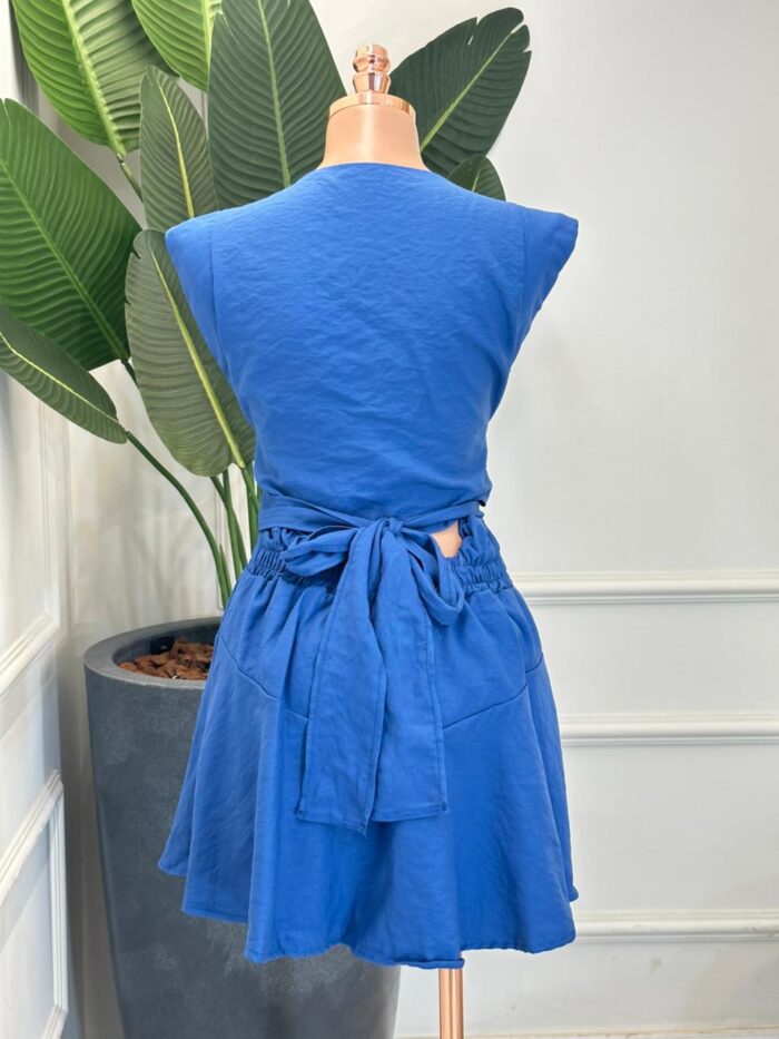 macaquinho curto recortes na lateral branco yasmin 339125 macaquinho curto recortes na lateral branco yasmin 339125