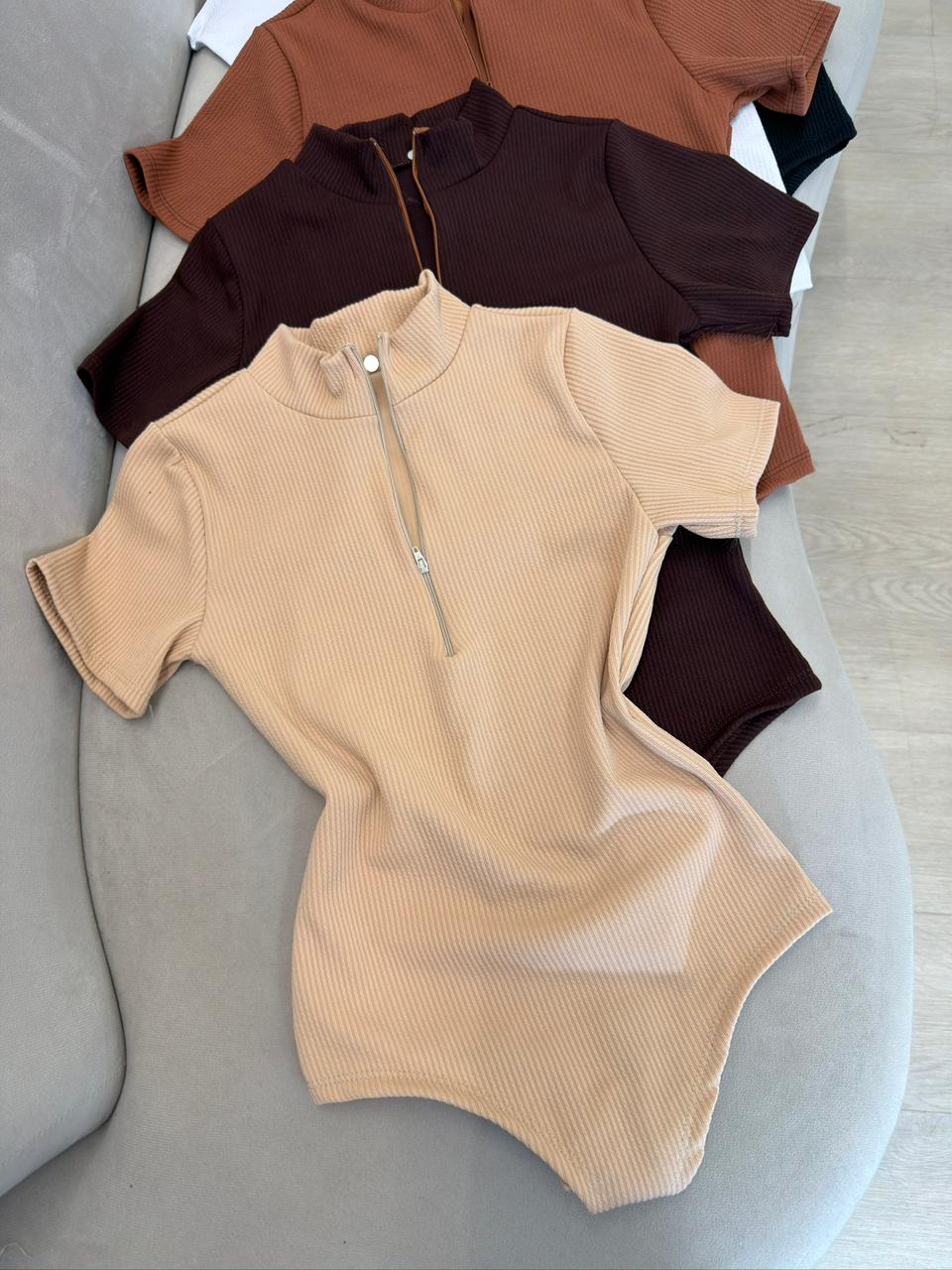 blusa gola alta canelada essential blusa gola alta canelada essential