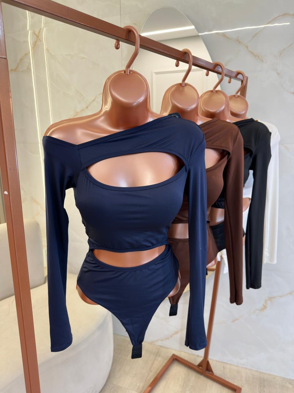 body com recorte kiara