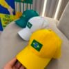 bonÉ com a bandeira