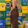 vestido mid com fenda lateral aurora marrom