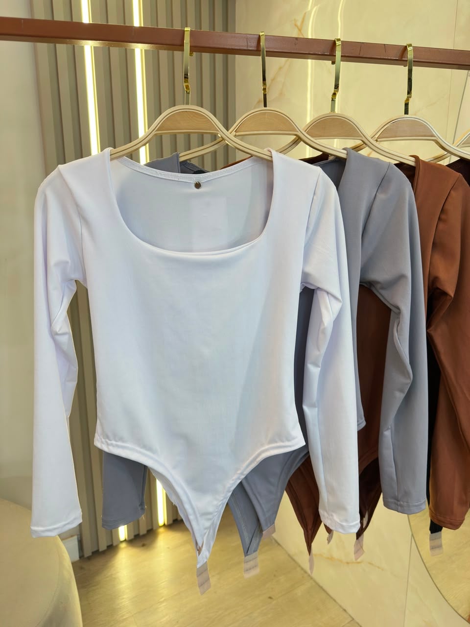 body de gola quadrada cecilia body de gola quadrada cecilia