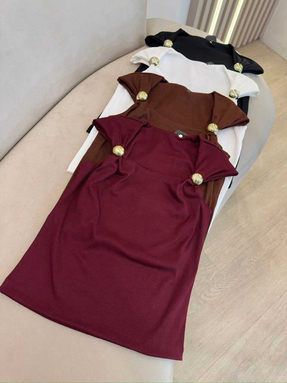 blusa canelada com argolas metÁlicas